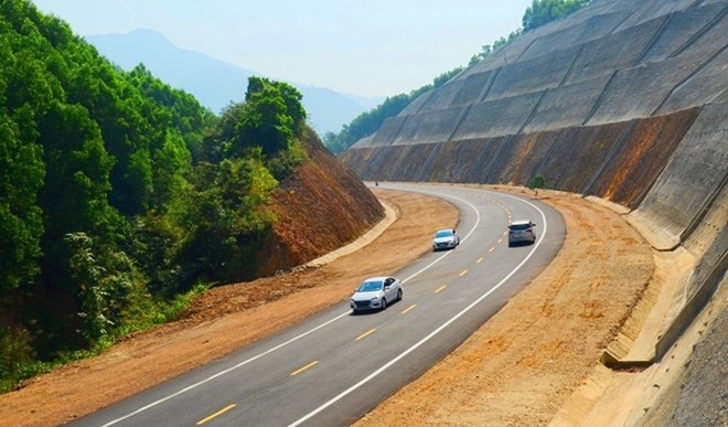 Chốt đầu tư 3.011 tỉ đồng mở rộng cao tốc La Sơn - Hòa Liên, hoàn thành năm 2025