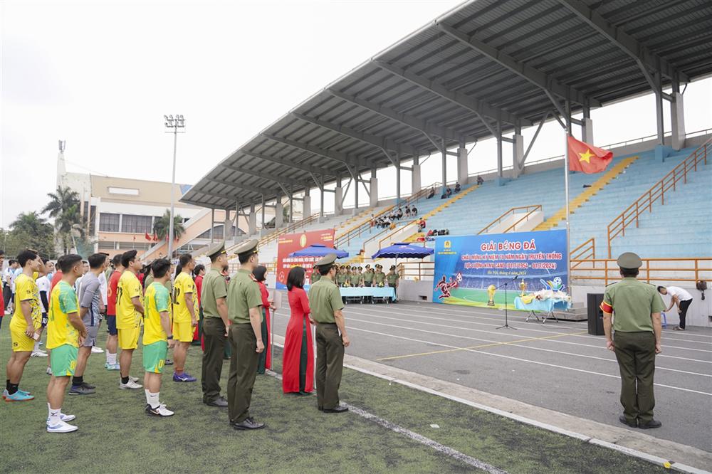 Toàn cảnh Lễ khai mạc Giải bóng đá nam năm 2024 do Cục Kỹ thuật nghiệp vụ Bộ Công an tổ chức.