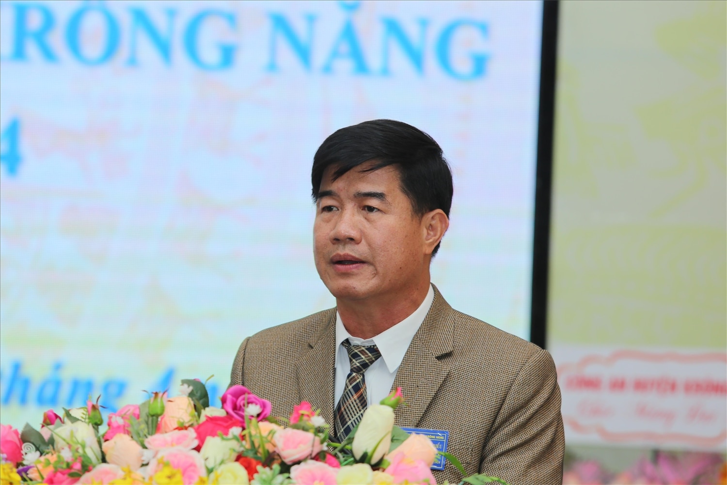 Phó chủ tịch UBND tỉnh Đắk Lắk Nguyễn Thiên Văn phát biểu chỉ đạo đại hội