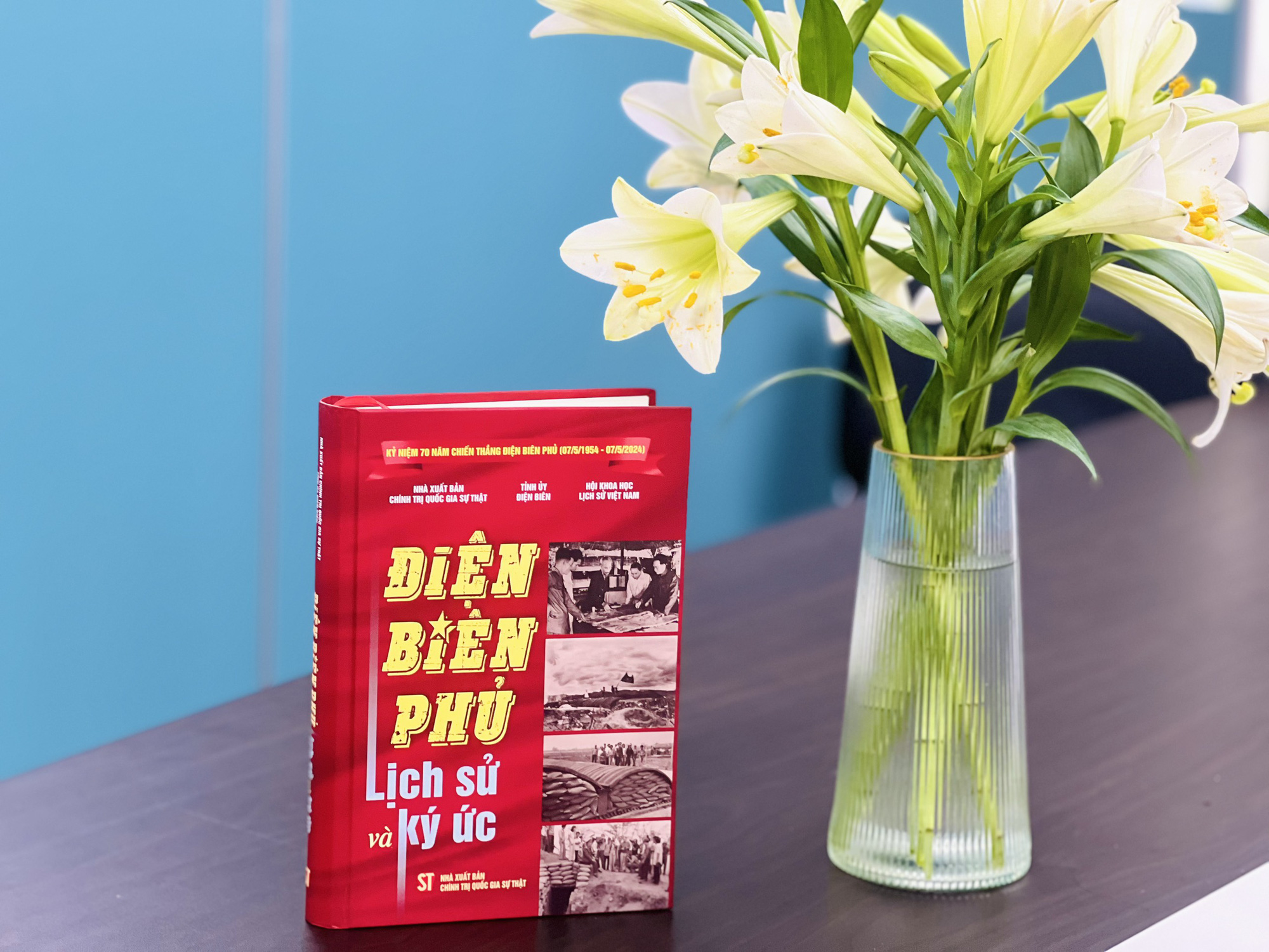 Cuốn sách Điện Biên Phủ - Lịch sử và ký ức - Ảnh: NXB Chính trị Quốc gia Sự thật Cuốn sách Điện Biên Phủ - Lịch sử và ký ức - Ảnh: NXB Chính Trị Quốc Gia Sự Thật