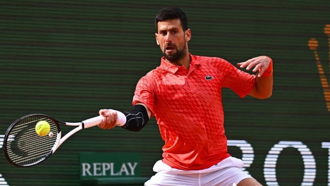 Djokovic trong trận thua Musetti ở Monte Carlo Masters 2023. Ảnh: Reuters
