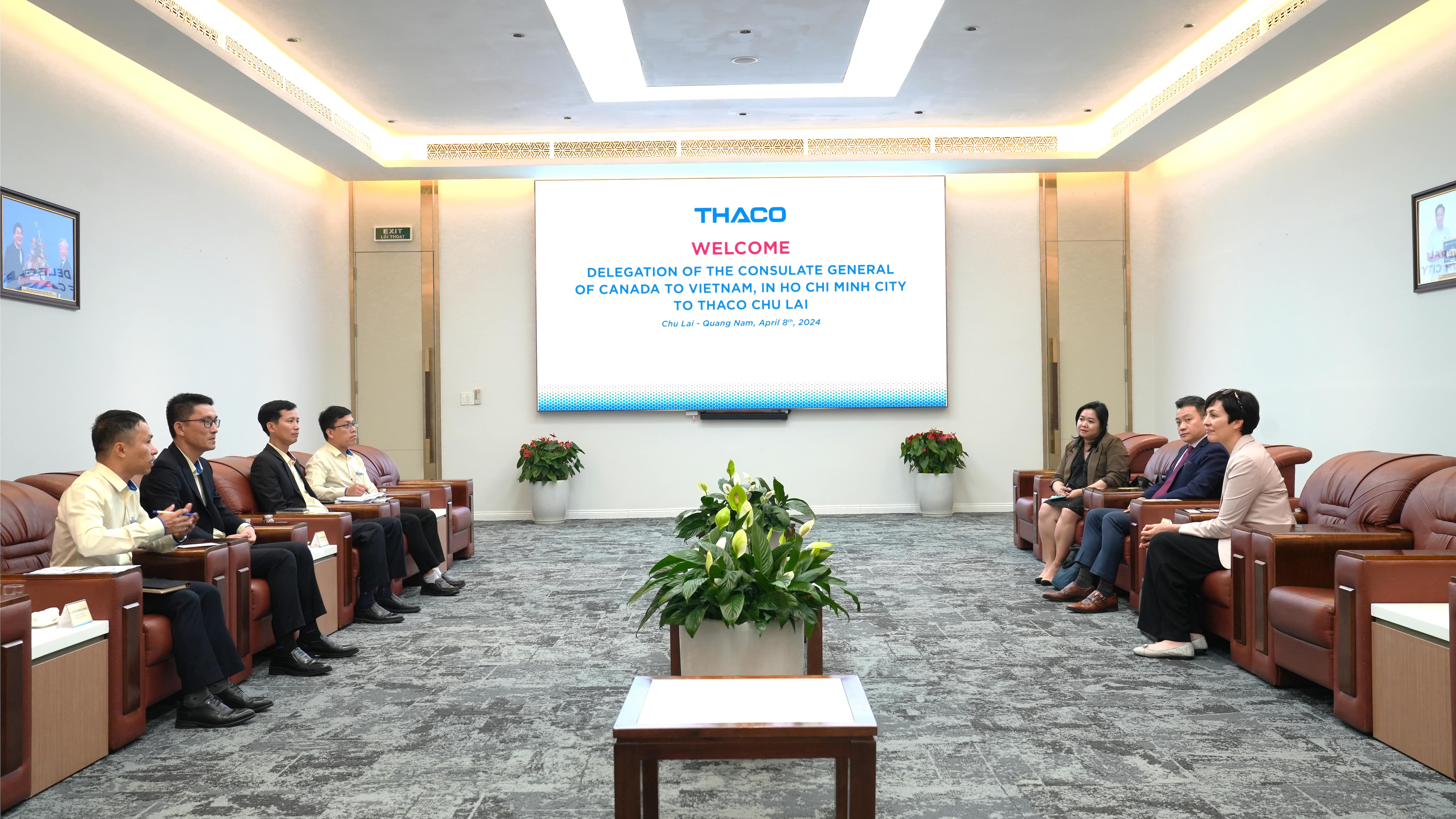 Đoàn Tổng Lãnh sự quán Canada tại TP.HCM thăm và làm việc tại KCN THACO Chu Lai.