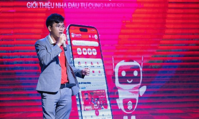 CEO SuperShip Lê Thanh Hoài chi sẻ về ứng dụng thông minh mới hôm 30/3. Ảnh công ty cung cấp