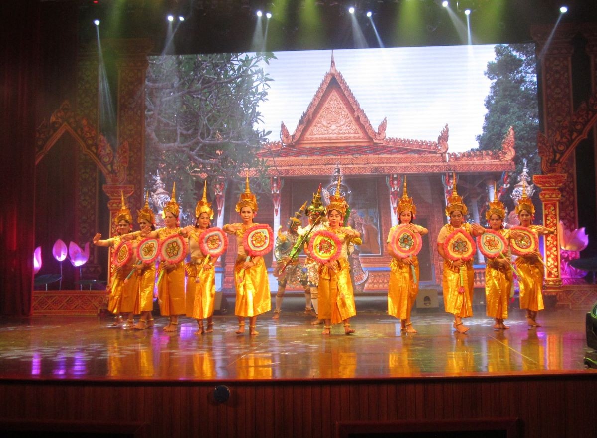 Khmer art performance within the framework of the annual Cultural and Tourism Festival event of Bac Lieu province. (Photo: Phuong Nghi)