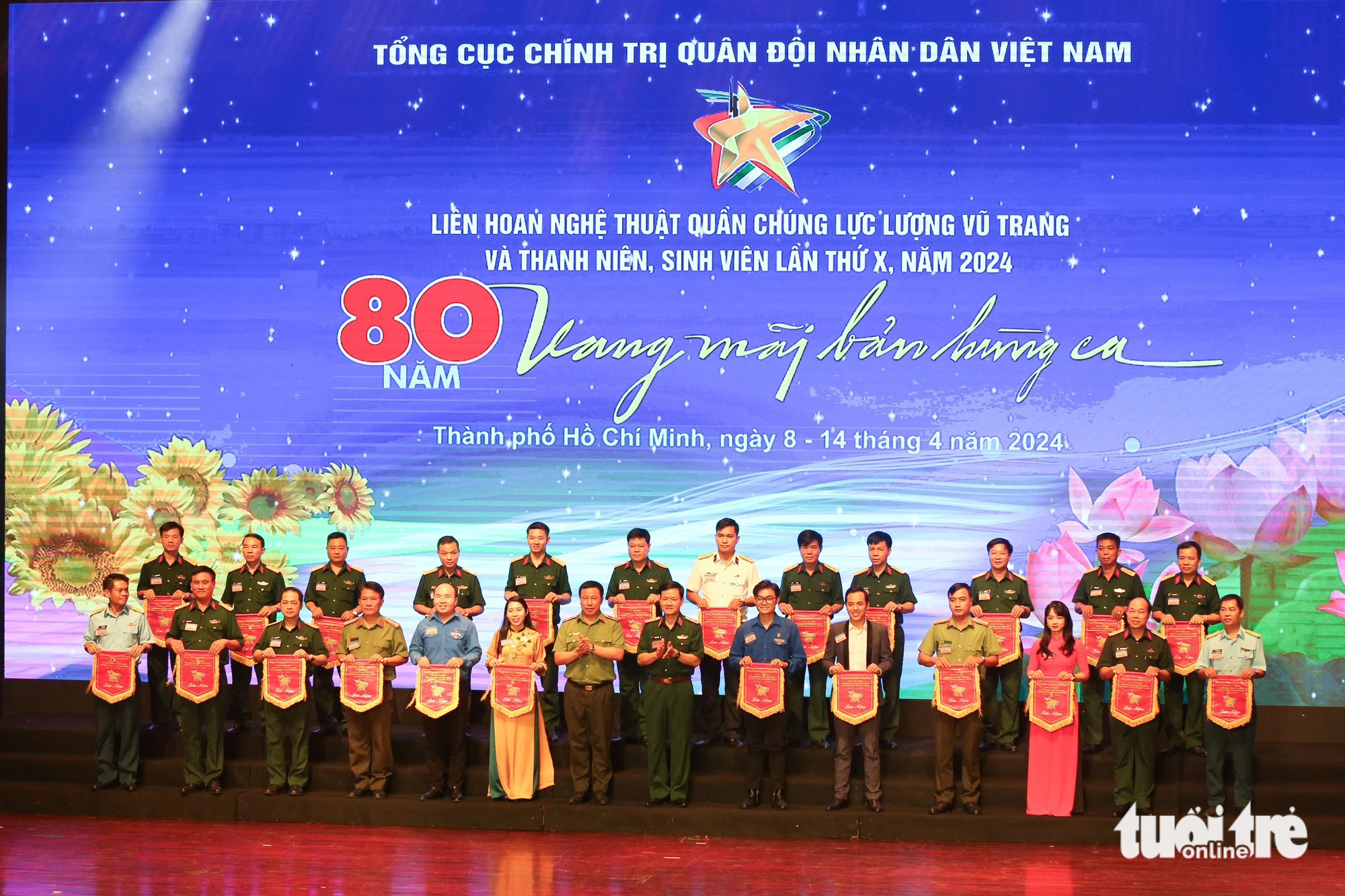 Có 24 đoàn nghệ thuật quần chúng tham gia liên hoan - Ảnh: PHƯƠNG QUYÊN Có 24 đoàn nghệ thuật quần chúng tham gia liên hoan - Ảnh: PHƯƠNG QUYÊN