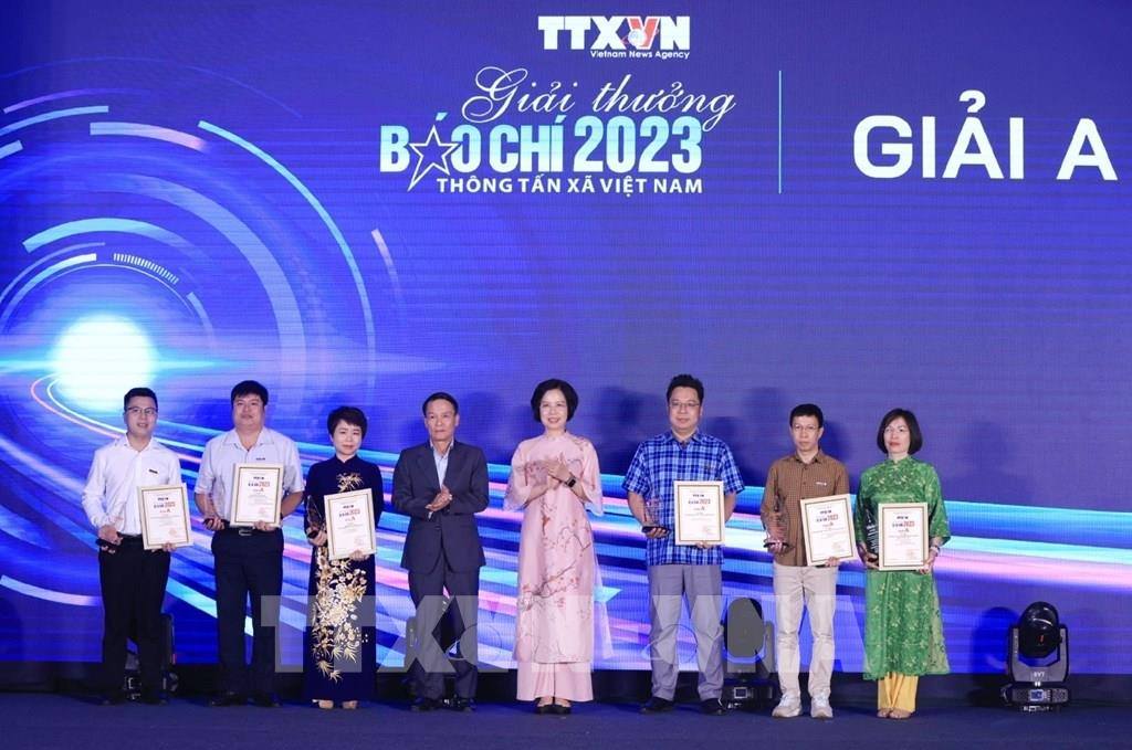 giai thuong bao chi ttxvn 2023 ghi nhan su cong hien tam huyet voi nghe hinh 1