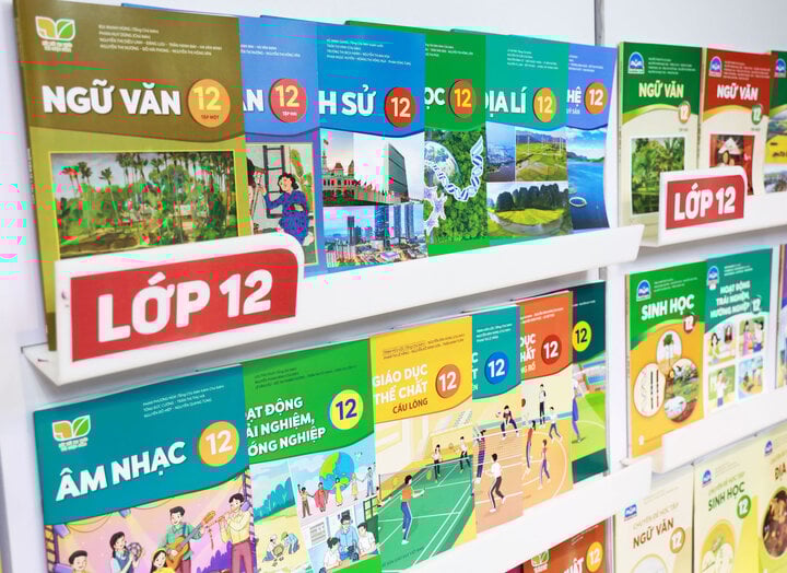 Nhà xuất bản giảm giá sách giáo khoa năm học 2024 - 2025.