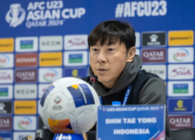 HLV Shin Tae-yong ở họp báo ngày 24/4, trước trận Indonesia gặp Hàn Quốc ở tứ kết U23 châu Á 2024. Ảnh: AFC