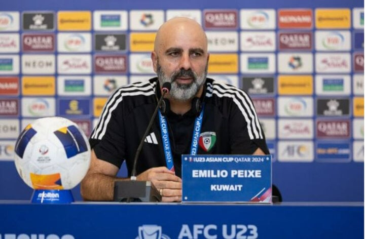 HLV Emilio Peixe của U23 Kuwait