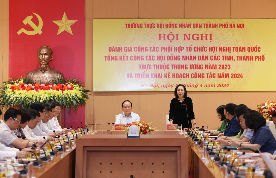 Trưởng Ban công tác đại biểu của Ủy ban Thường vụ Quốc hội Nguyễn Thị Thanh phát biểu tại hội nghị