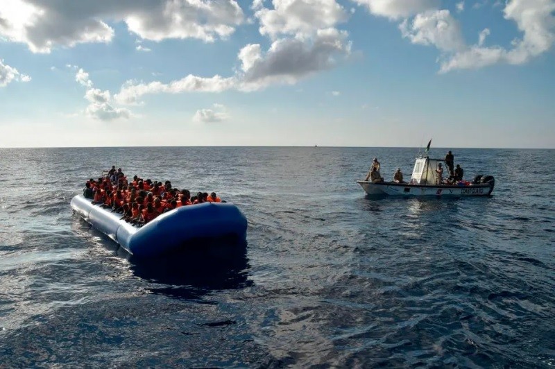 กองทัพเรือโมร็อกโกช่วยเหลือผู้อพยพ 54 คนนอกชายฝั่งมหาสมุทรแอตแลนติก