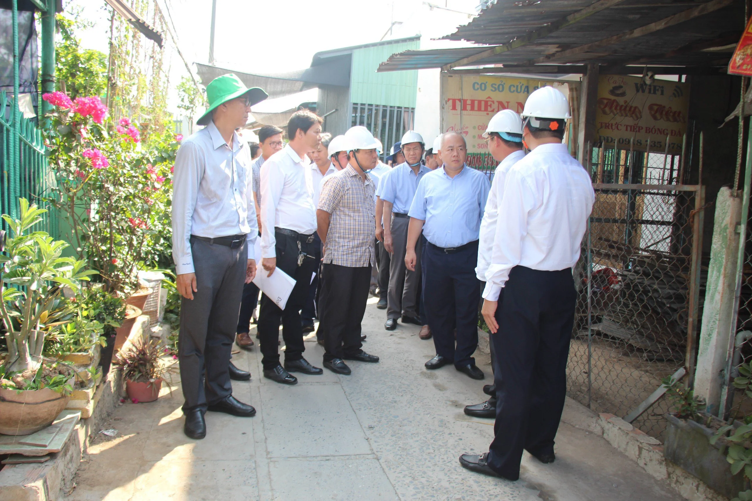 Hậu Giang khẩn trương hoàn thành hai dự án chống sạt lở- Ảnh 1. Hậu Giang khẩn trương hoàn thành hai dự án chống sạt lở- Ảnh 1.