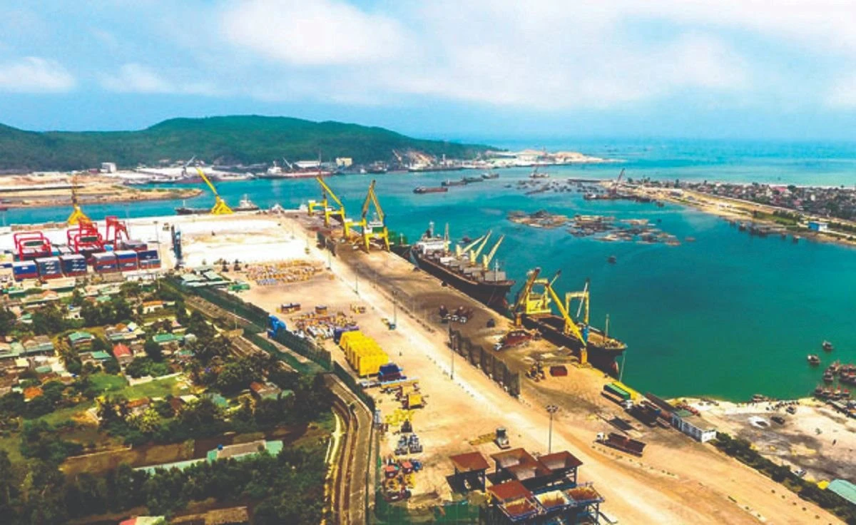 Hoàn thành nâng cấp luồng hàng hải vào Nam Nghi Sơn trong tháng 4- Ảnh 1. Hoàn thành nâng cấp luồng hàng hải vào Nam Nghi Sơn trong tháng 4- Ảnh 1.