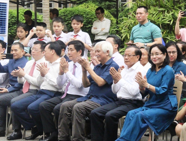 Khơi dậy tình yêu sách và văn hóa đọc trong giới trẻ - Ảnh 1. Khơi dậy tình yêu sách và văn hóa đọc trong giới trẻ - Ảnh 1.