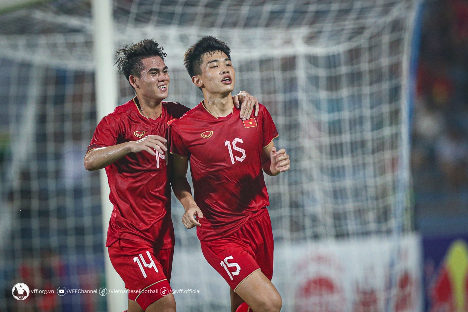 Văn Khang và Đình Bắc là những cầu thủ U.23 Việt Nam sớm thể hiện mình ở đội tuyển Việt Nam