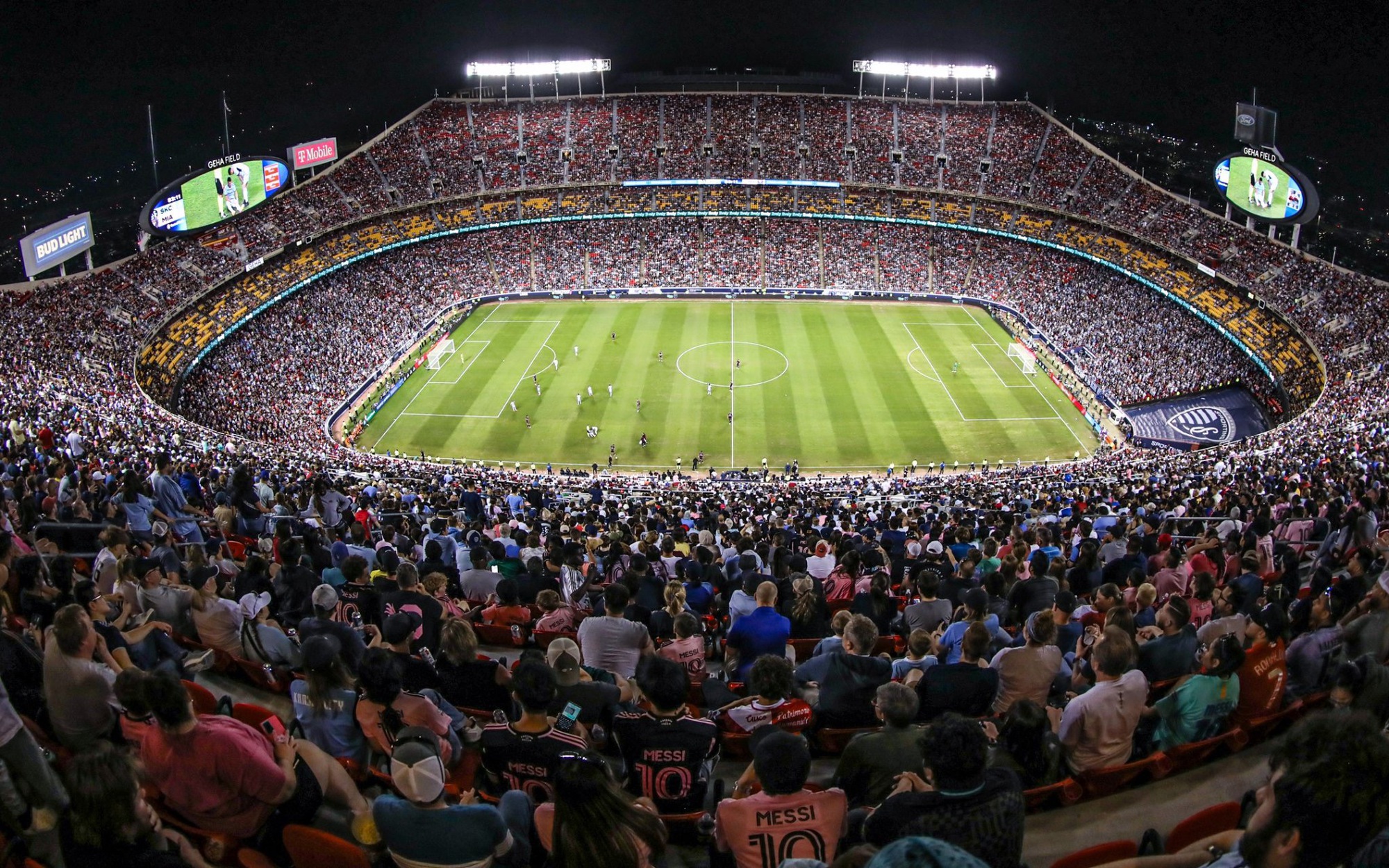 Messi lại làm bùng nổ bóng đá Mỹ- Ảnh 2. Messi lại làm bùng nổ bóng đá Mỹ- Ảnh 2.