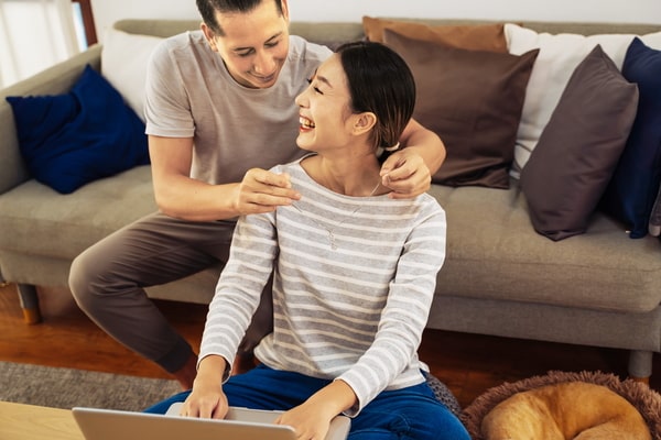 Chồng mỗi tháng đưa cho bạn 100 triệu, nhưng không về nhà, bạn có đồng ý không? Câu trả lời nhận được nhiều lượt tán đồng nhất gây bất ngờ - Ảnh 1. Chồng mỗi tháng đưa cho bạn 100 triệu, nhưng không về nhà, bạn có đồng ý không? Câu trả lời nhận được nhiều lượt tán đồng nhất gây bất ngờ - Ảnh 1.