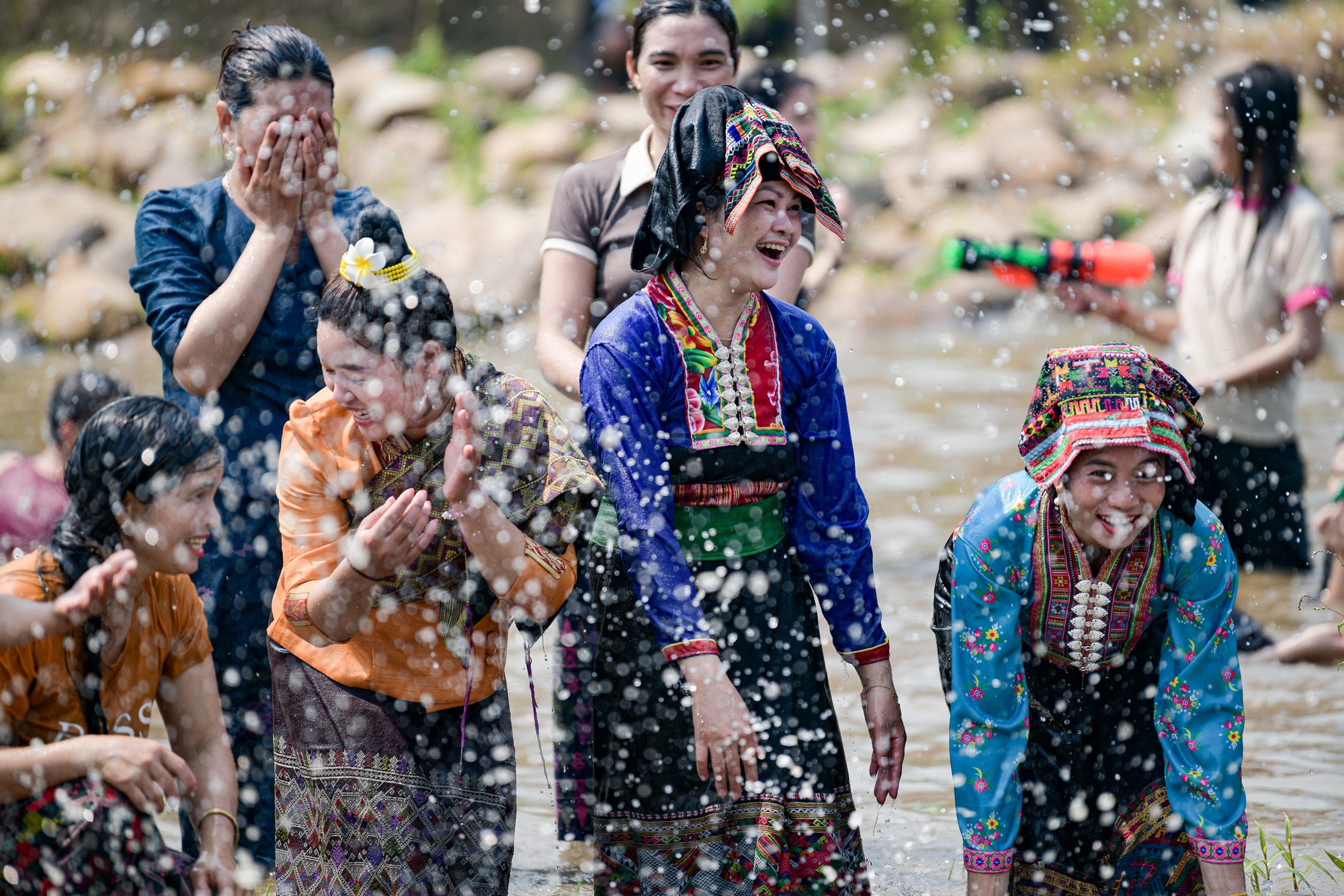 Mừng Tết té nước của người Lào ở Điện Biên- Ảnh 5.