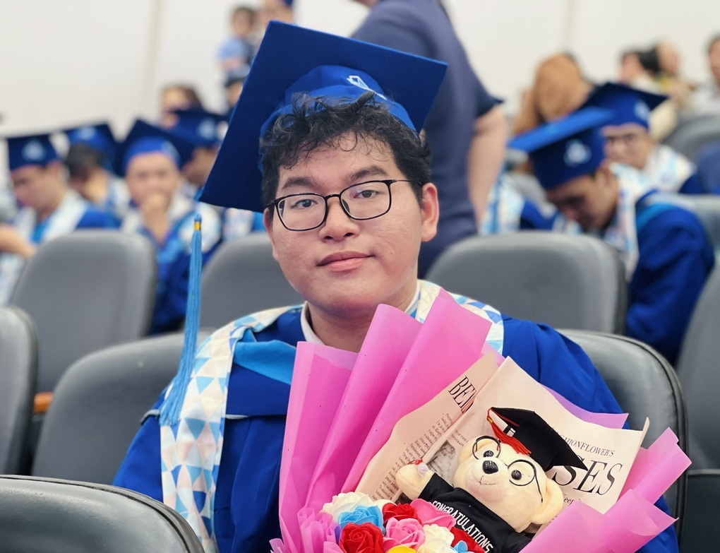 Nam sinh Bách khoa TPHCM tiết lộ áp lực đã học vượt lại còn xuất sắc - 1 Nam sinh Bách khoa TPHCM tiết lộ áp lực đã học vượt lại còn xuất sắc - 1