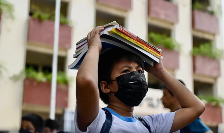 Philippines cho học sinh học trực tuyến vì nắng nóng. (Ảnh minh họa)