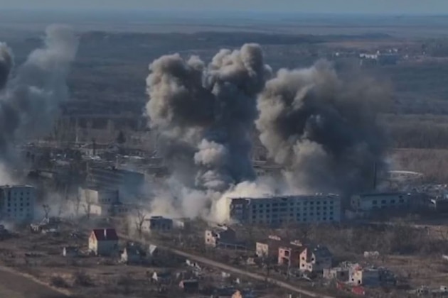 Mundo - Rusia ataca el aeropuerto estratégico de Ucrania