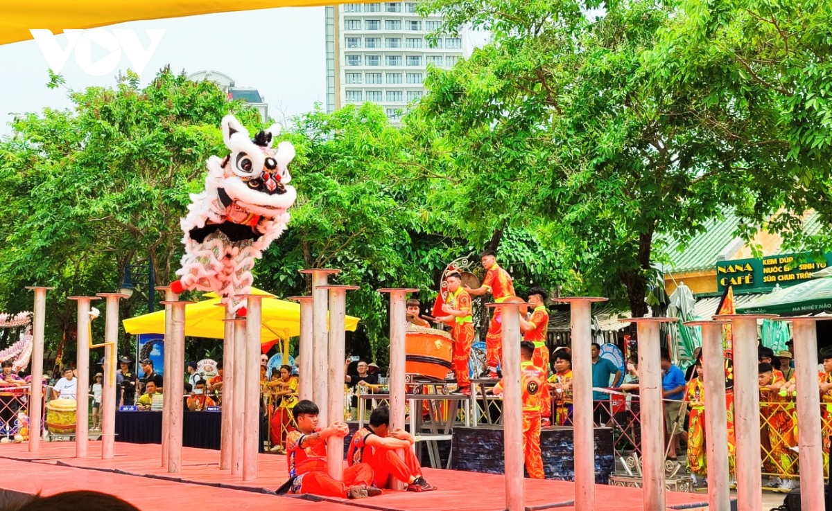 nhiều hoạt động sôi nổi tại quảng ninh dịp nghỉ lễ 30 4 - 1 5 hình ảnh 1 nhieu hoat dong soi noi tai quang ninh dip nghi le 30 4 - 1 5 hinh anh 1