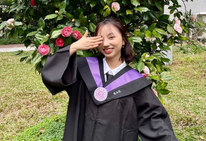 Ngoc Hoa during the yearbook photo shoot in Taiwan. Photo: Provided by the character