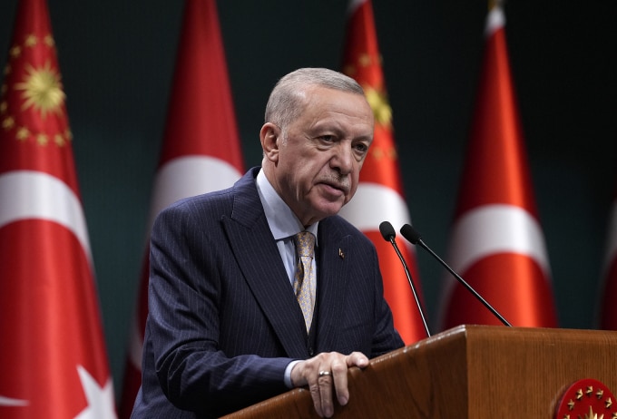 Tổng thống Thổ Nhĩ Kỳ Recep Tayyip Erdogan phát biểu sau cuộc họp nội các ở thủ đô Ankara ngày 16/4. Ảnh: AFP
