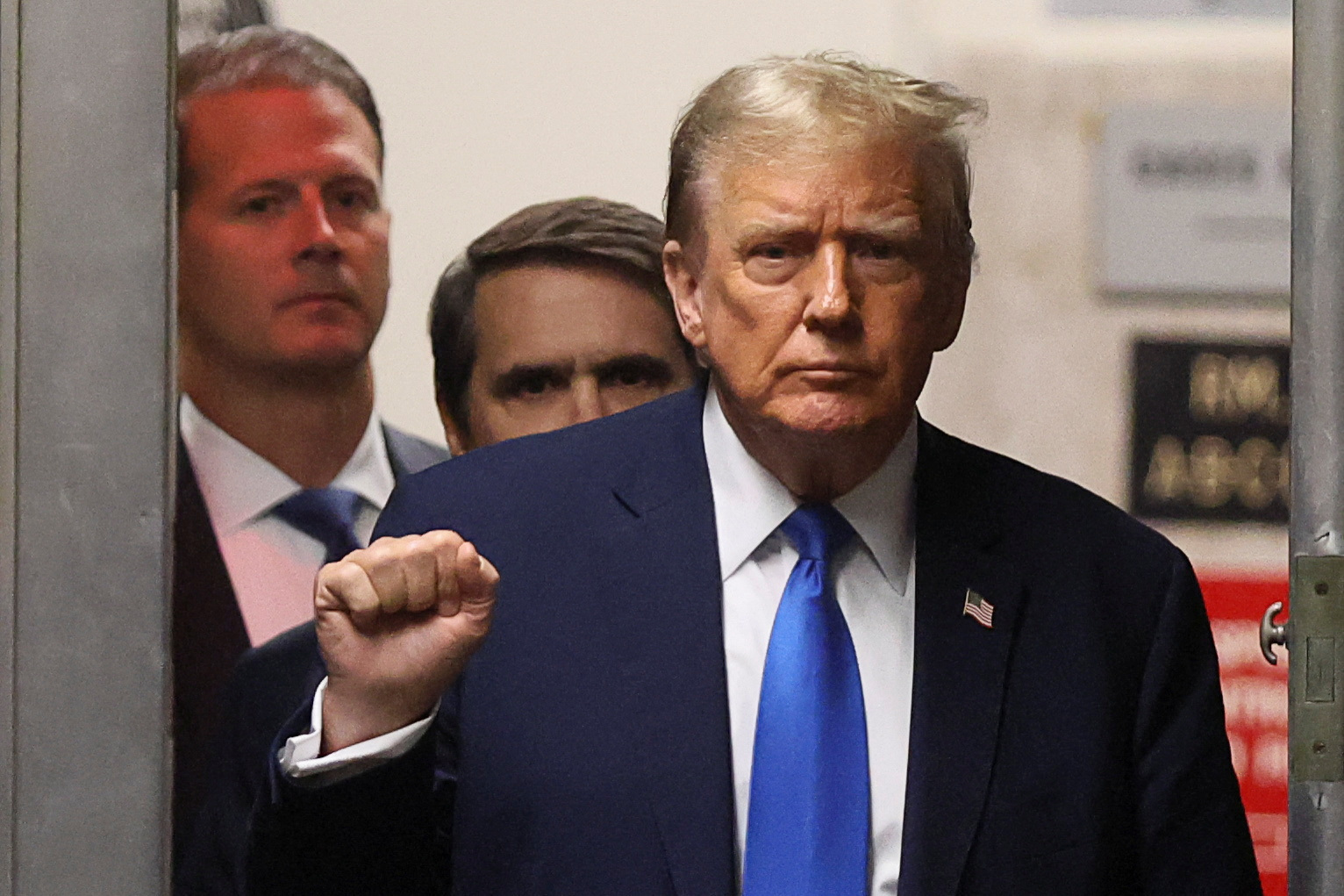 Ông Trump nói sự tồn vong của Ukraine quan trọng với Mỹ- Ảnh 1. Ông Trump nói sự tồn vong của Ukraine quan trọng với Mỹ- Ảnh 1.