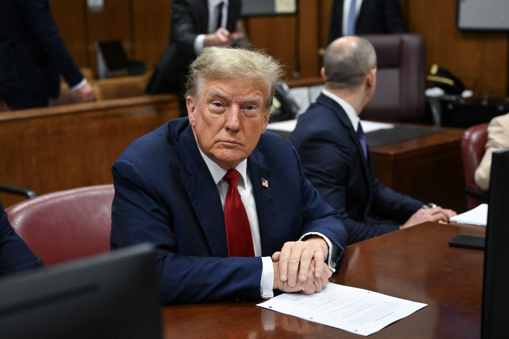 Ông Trump tại phiên tòa ở New York ngày 15.4