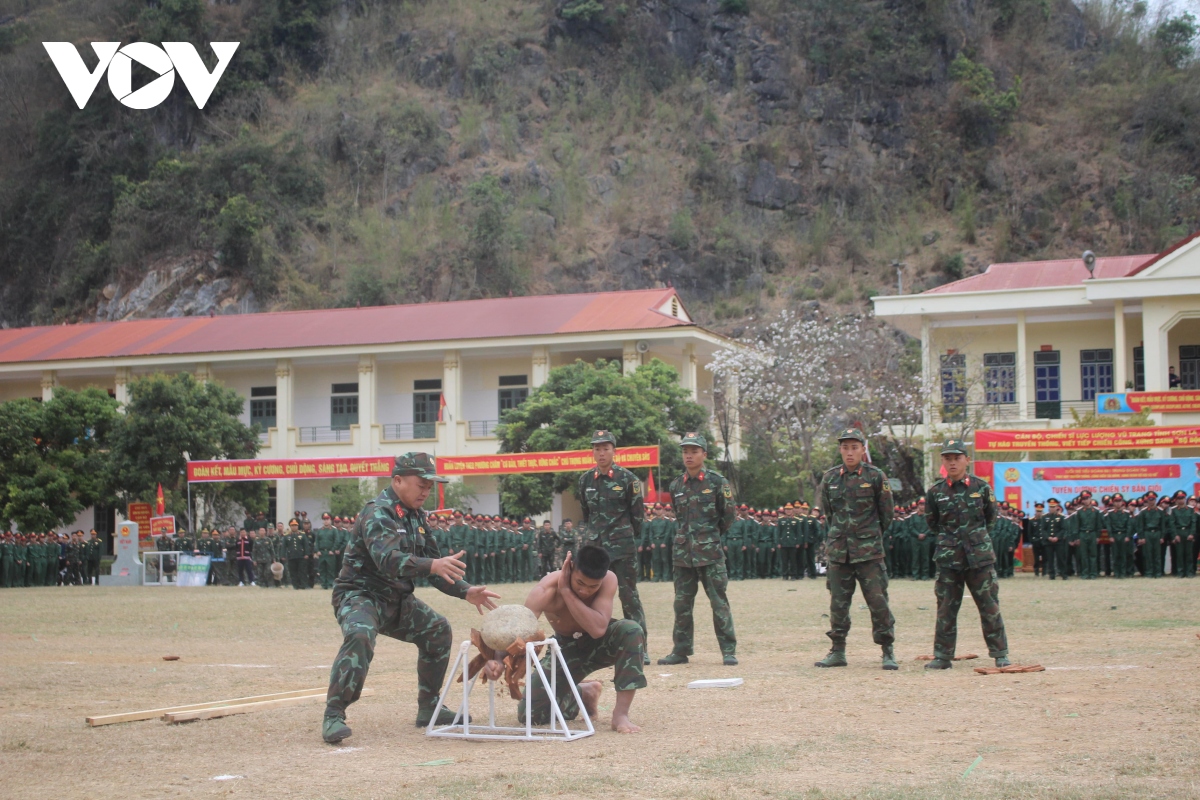 son la ra quan huan luyen, san sang chien dau hinh anh 8