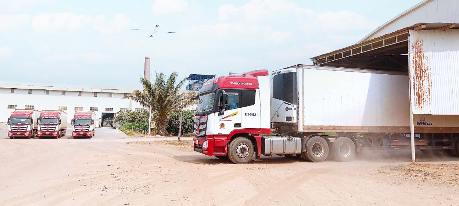 Công tác tiếp nhận, vận chuyển, bàn giao hàng hoá được thực hiện an toàn, nhanh chóng, đảm bảo chất lượng sản phẩm Công tác tiếp nhận, vận chuyển, bàn giao hàng hoá được thực hiện an toàn, nhanh chóng, đảm bảo chất lượng sản phẩm