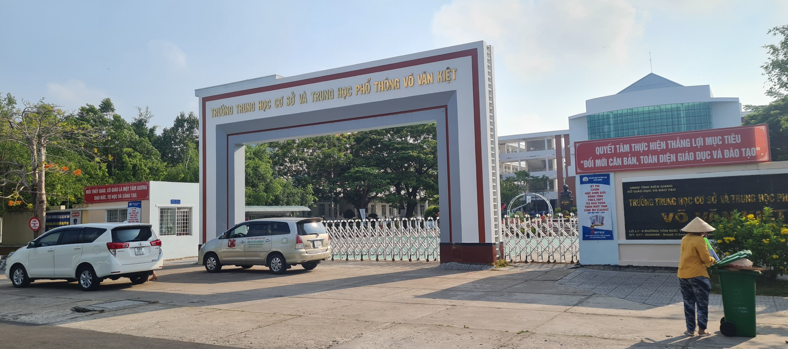 Kiên Giang: Tạm dừng học tập nhóm nữ sinh lớp 8 đánh bạn và quay clip- Ảnh 1. Trường THCS-THPT Võ Văn Kiệt, nơi xảy ra vụ việc nhóm nữ sinh đanh bạn và quay clip