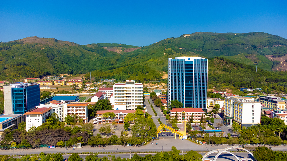 Quảng Ninh: Thành lập trường liên cấp thuộc Trường ĐH Hạ Long - Ảnh 1. Quảng Ninh thành lập trường liên cấp tiểu học, THCS, THPT thuộc Đại học Hạ Long