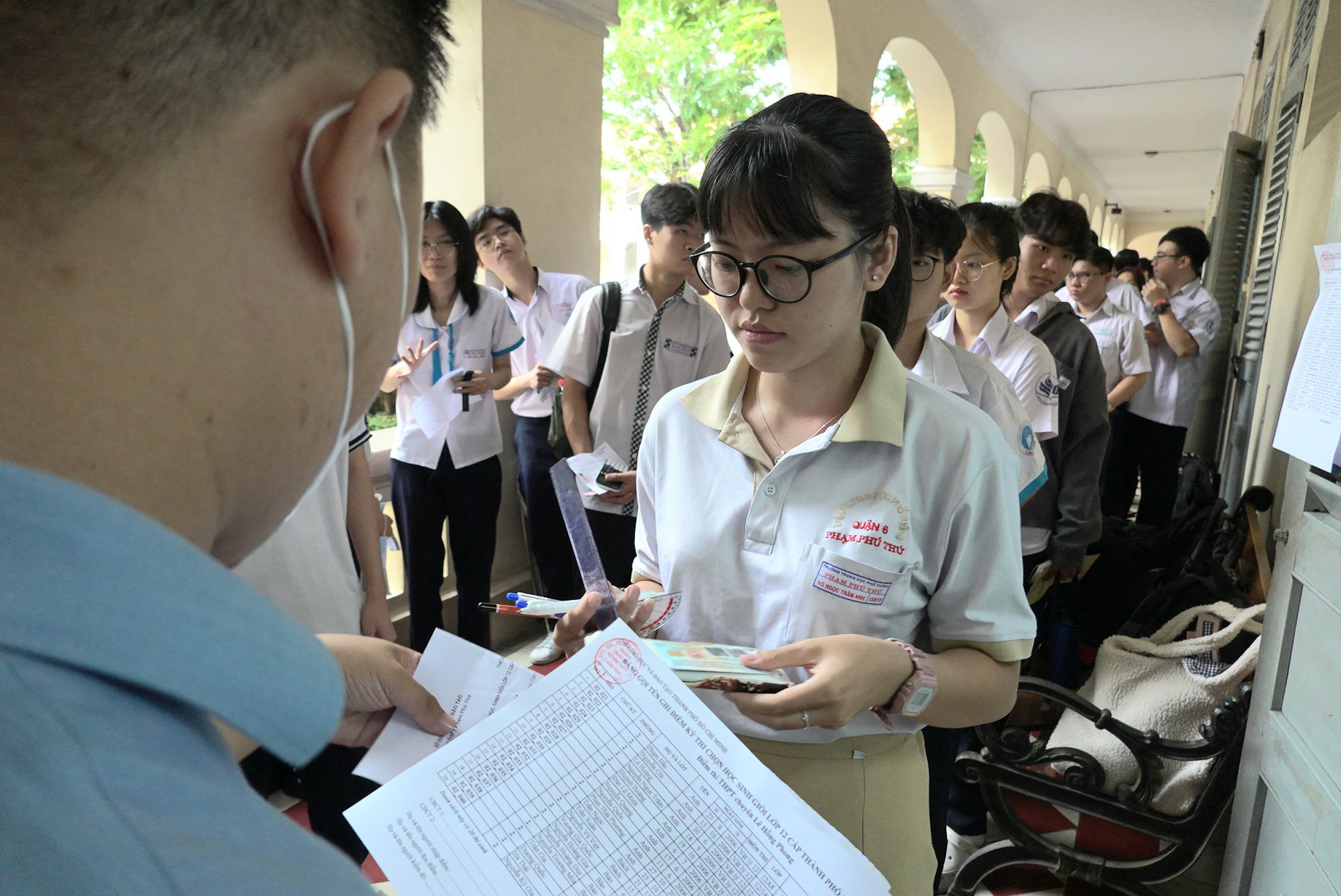 Thi học sinh giỏi lớp 12 TP.HCM: tại sao đợt 2 hiếm giải nhất?- Ảnh 1. Thí sinh tham dự Kỳ thi học sinh giỏi lớp 12 đợt 2 ở TP.HCM năm học 2023-2024 - Ảnh: NHƯ HÙNG