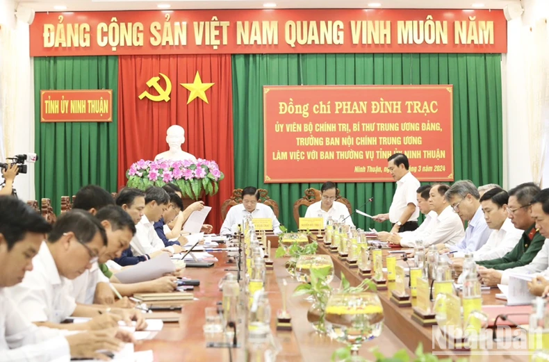 Trưởng Ban Nội chính Trung ương Phan Đình Trạc làm việc với tỉnh Ninh Thuận ảnh 1