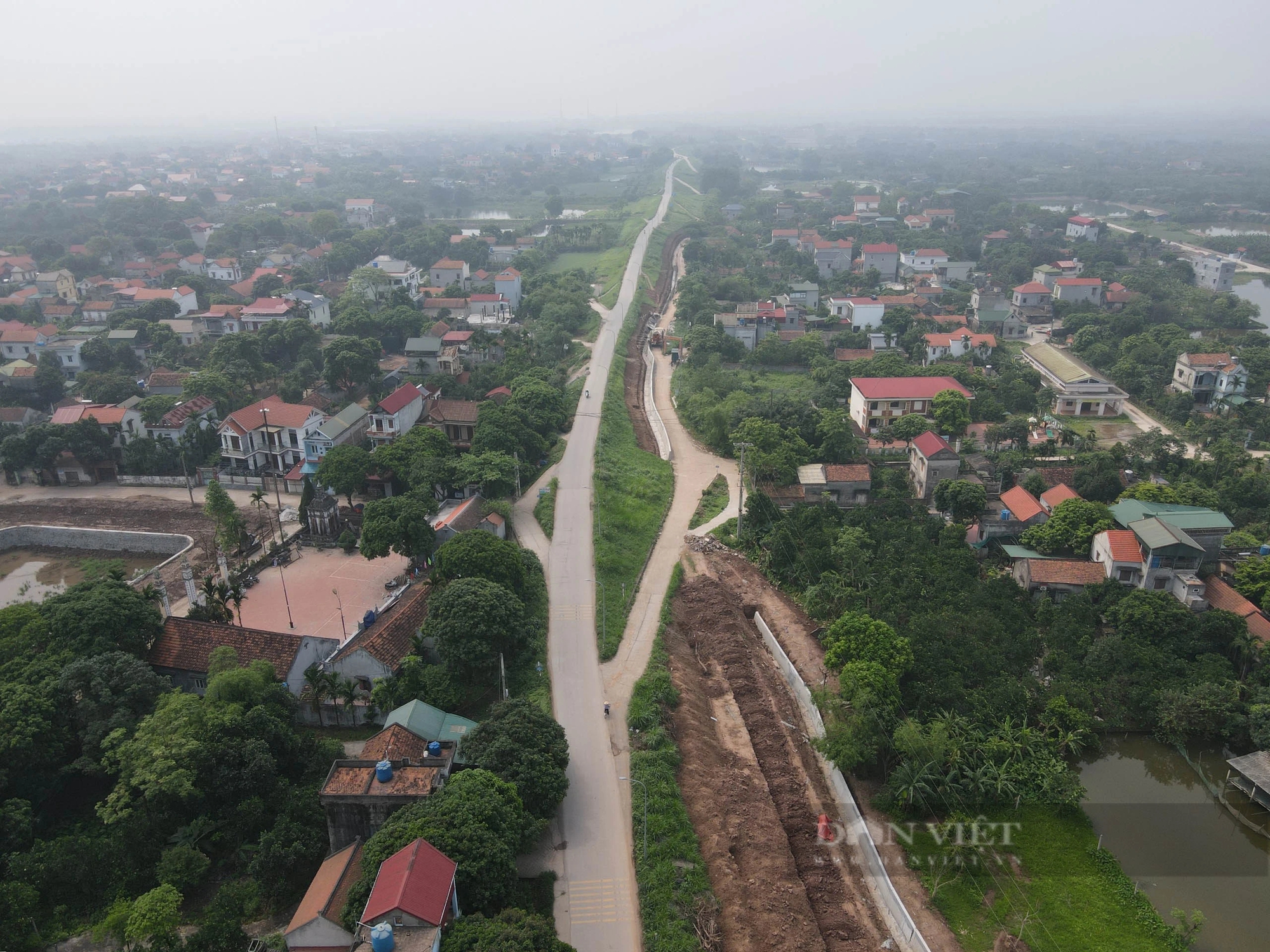 Tuyến đê được đầu tư gần 400 tỷ đồng cải tạo, nâng cấp thuộc huyện nào của Hà Nội?- Ảnh 1. Tuyến đê được đầu tư gần 400 tỷ đồng cải tạo, nâng cấp thuộc huyện nào của Hà Nội?- Ảnh 1.