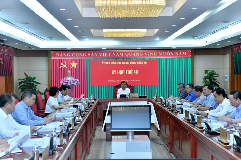El Comité Central de Inspección solicita al Politburó que considere y sancione al Comité Permanente del Comité Provincial del Partido de Vinh Phuc foto 1