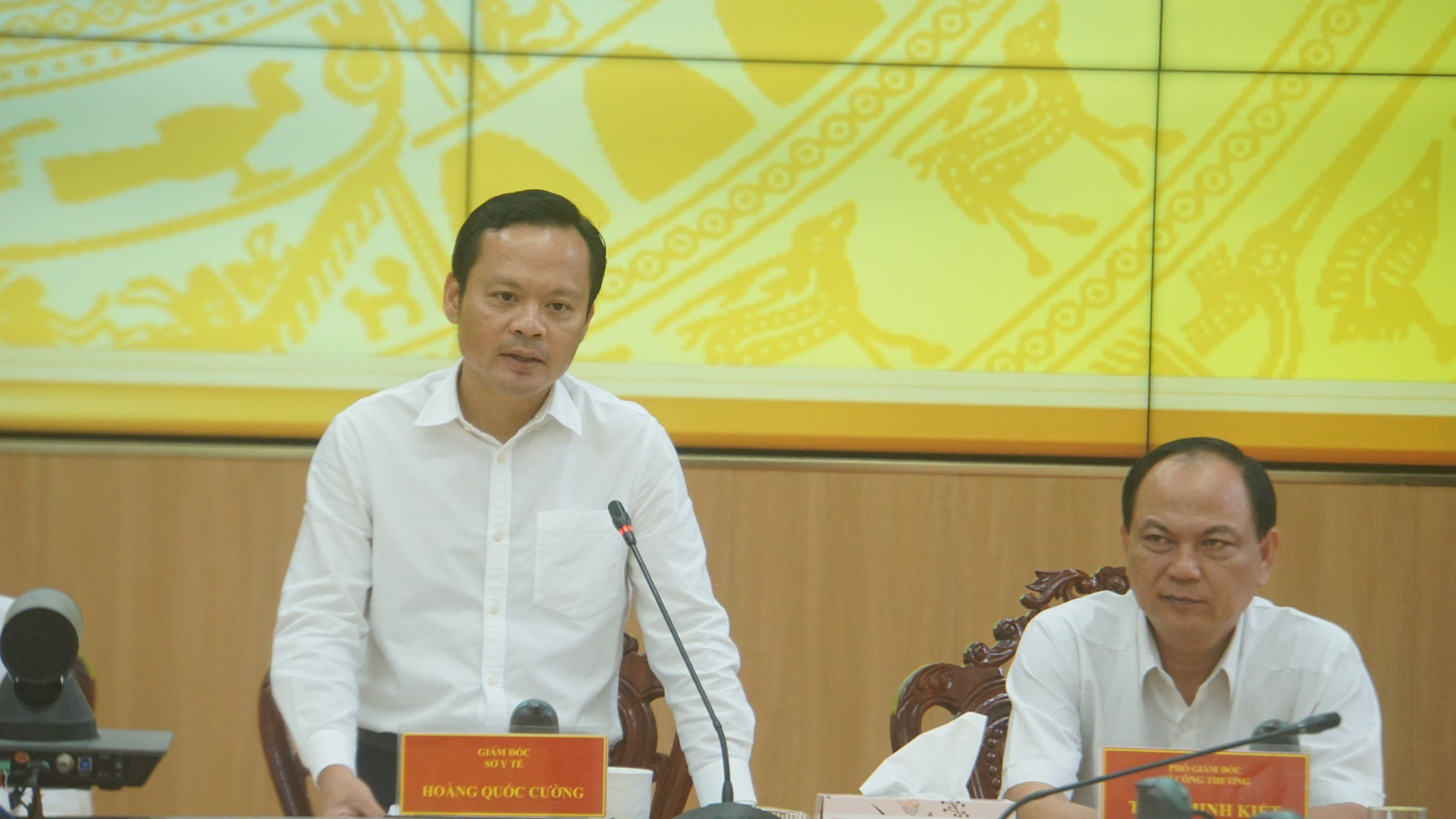 Vẽ bản đồ nguy cơ về an toàn thực phẩm để quản lý- Ảnh 1. Ông Hoàng Quốc Cường - giám đốc Sở Y tế TP Cần Thơ - phát biểu tại hội nghị triển khai "Tháng hành động vì an toàn thực phẩm" - Ảnh: T.LŨY