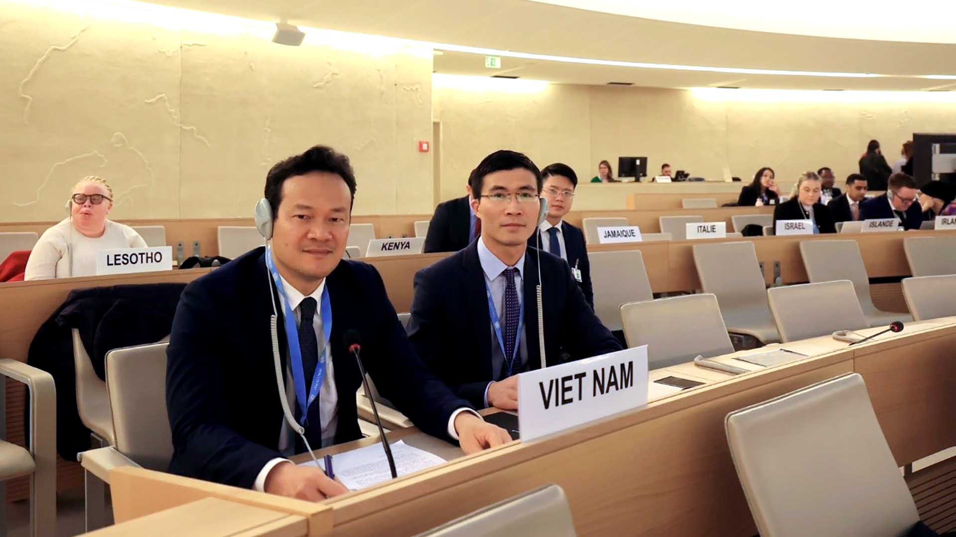 En la reunión intervino la Embajadora Mai Phan Dung. (Fuente: ANV)
