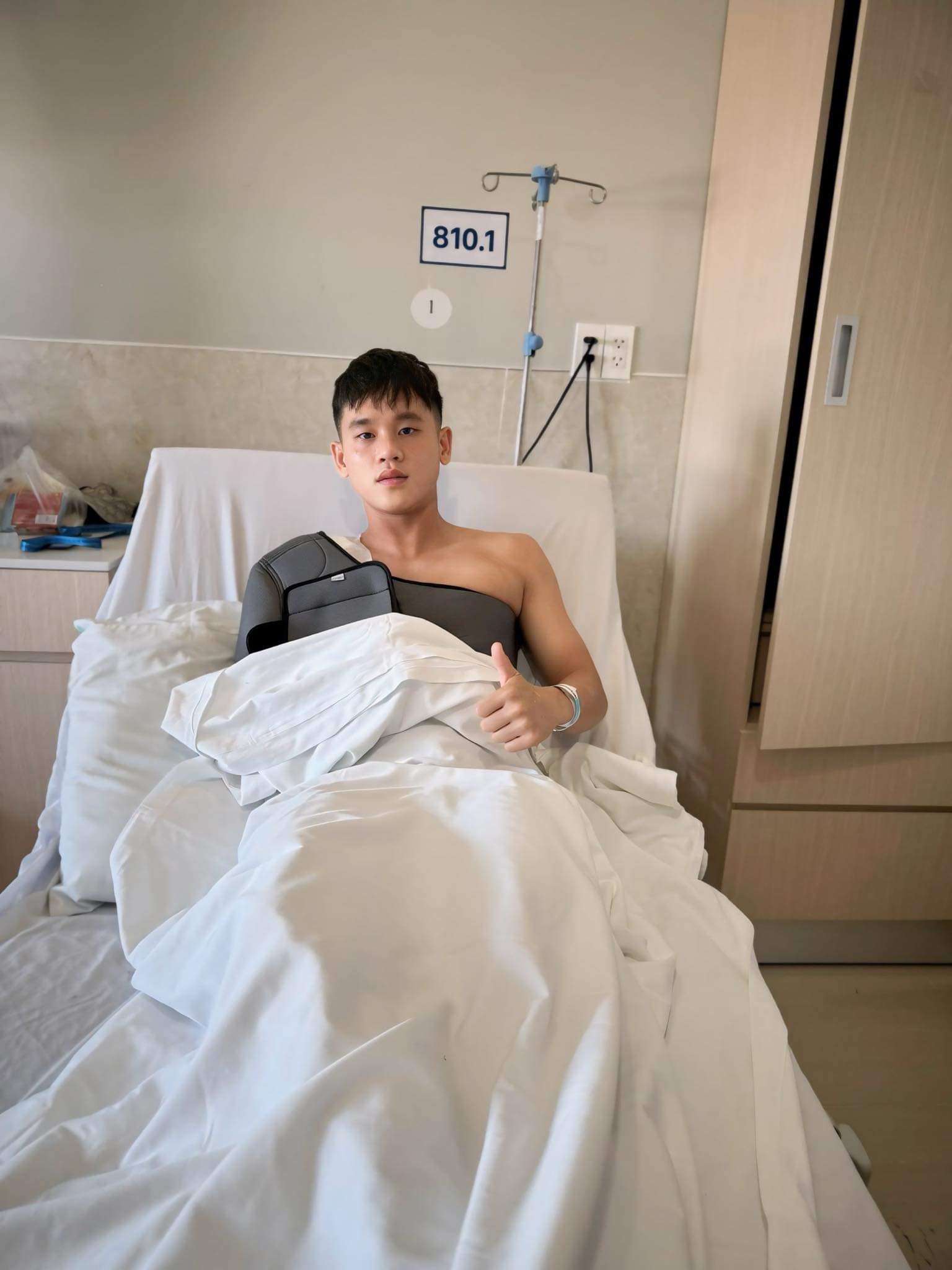 Võ Minh Trọng mổ vai thành công, hết lòng ủng hộ đội U.23 Việt Nam- Ảnh 2. Võ Minh Trọng mổ vai thành công, hết lòng ủng hộ đội U.23 Việt Nam- Ảnh 2.