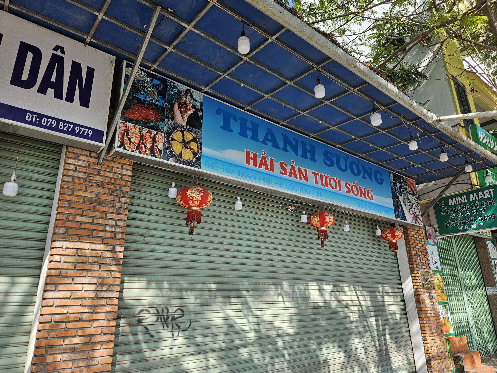 Vụ 'nhầm' quán ở Nha Trang: chủ quán Thạnh Sương bị phạt 34 triệu đồng- Ảnh 1. Biển hiệu quán Thạnh Sương vi phạm hành chính trong lĩnh vực văn hóa và quảng cáo - Ảnh: MINH CHIẾN