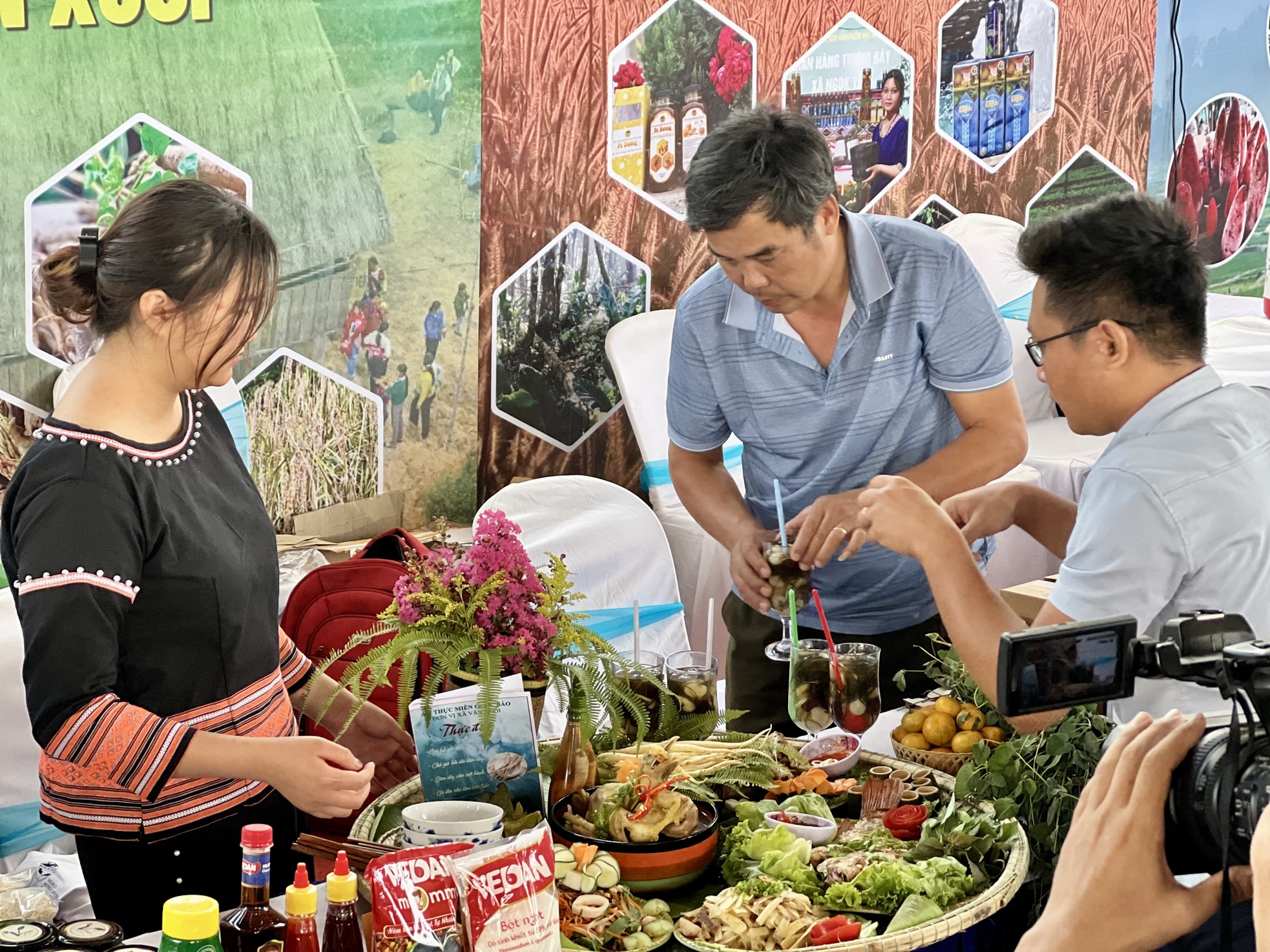 Xác lập kỷ lục Việt Nam về 120 món ăn được chế biến từ đẳng sâm ảnh 2