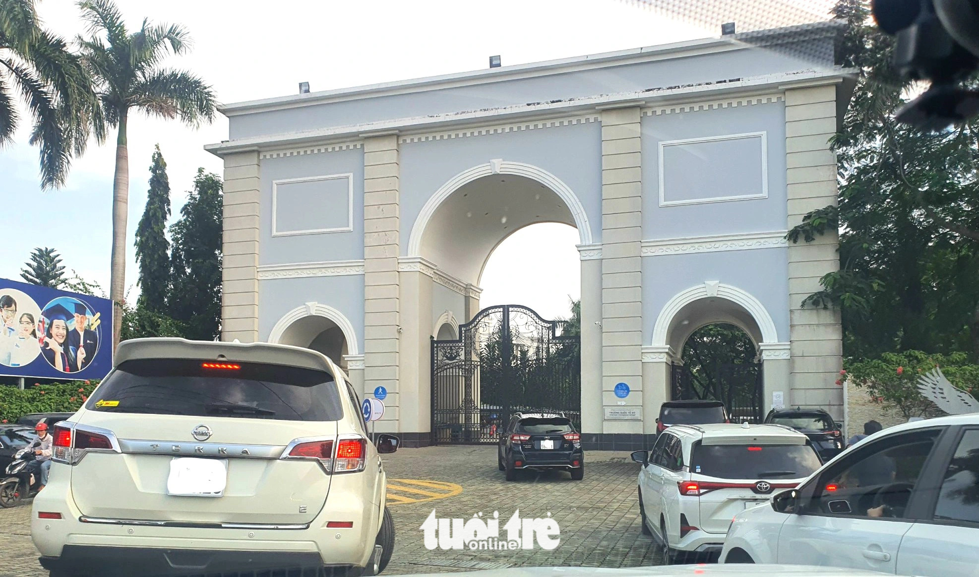 Yêu cầu Trường quốc tế AISVN xây dựng phương án dạy học trực tuyến- Ảnh 1. Trường quốc tế AISVN không thể duy trì dạy trực tiếp cho toàn thể học sinh nếu tất cả phụ huynh chưa đóng góp tiền hỗ trợ nhà trường - Ảnh: TRẦN HUỲNH