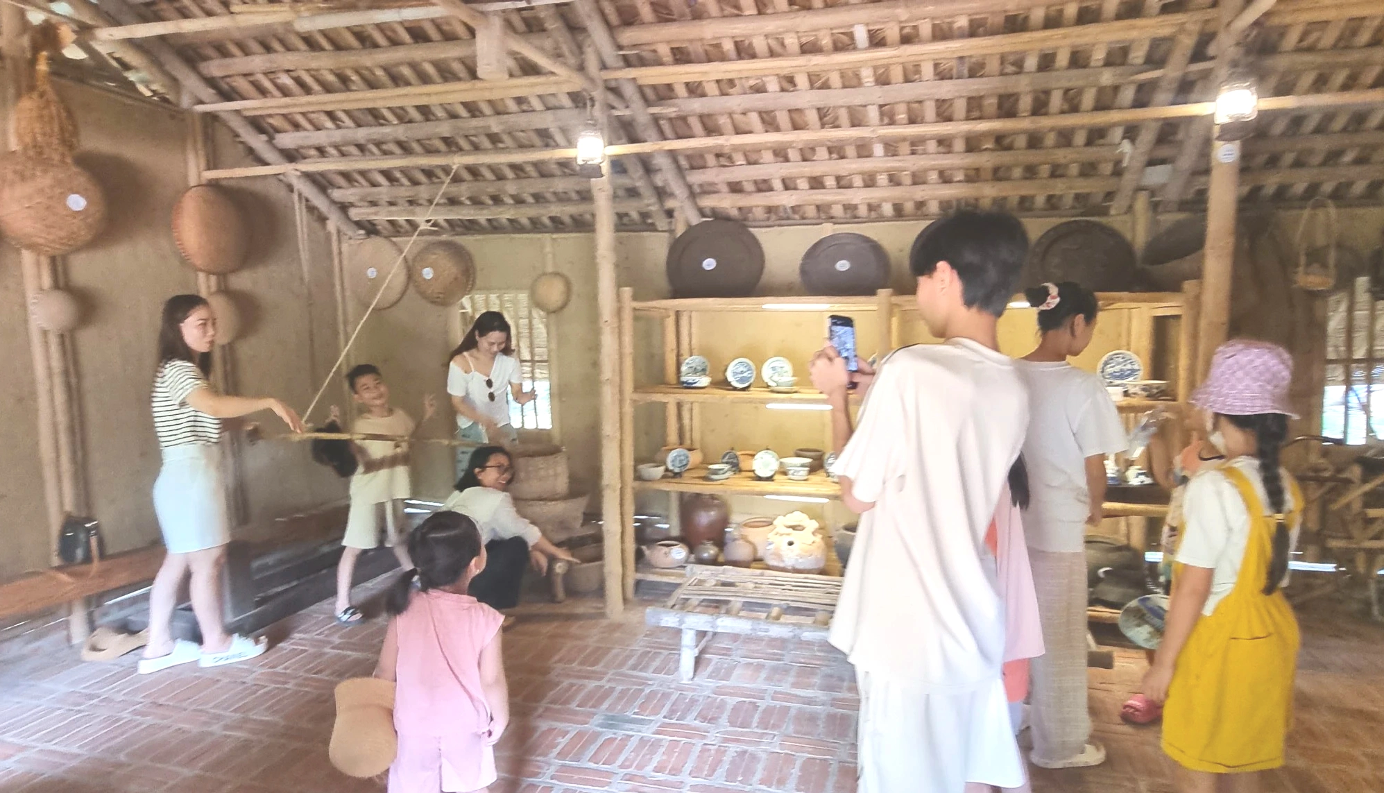 5 ngày nghỉ lễ, Thanh Hóa đón 1,5 triệu lượt khách- Ảnh 3. 5 ngày nghỉ lễ, Thanh Hóa đón 1,5 triệu lượt khách- Ảnh 3.