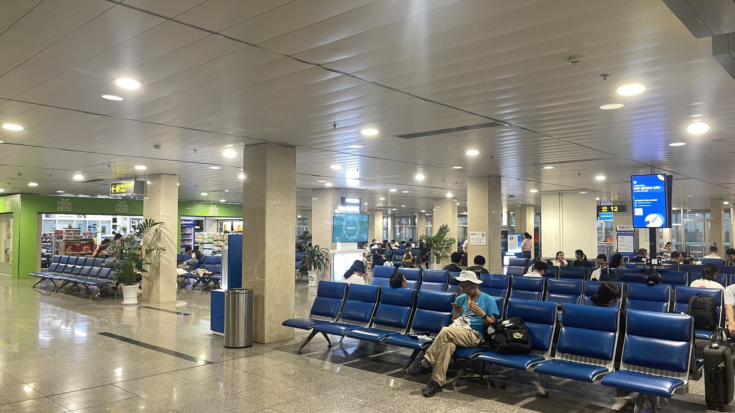Hình ảnh khác lạ tại sân bay Tân Sơn Nhất trong ngày cuối kỳ nghỉ lễ- Ảnh 3.