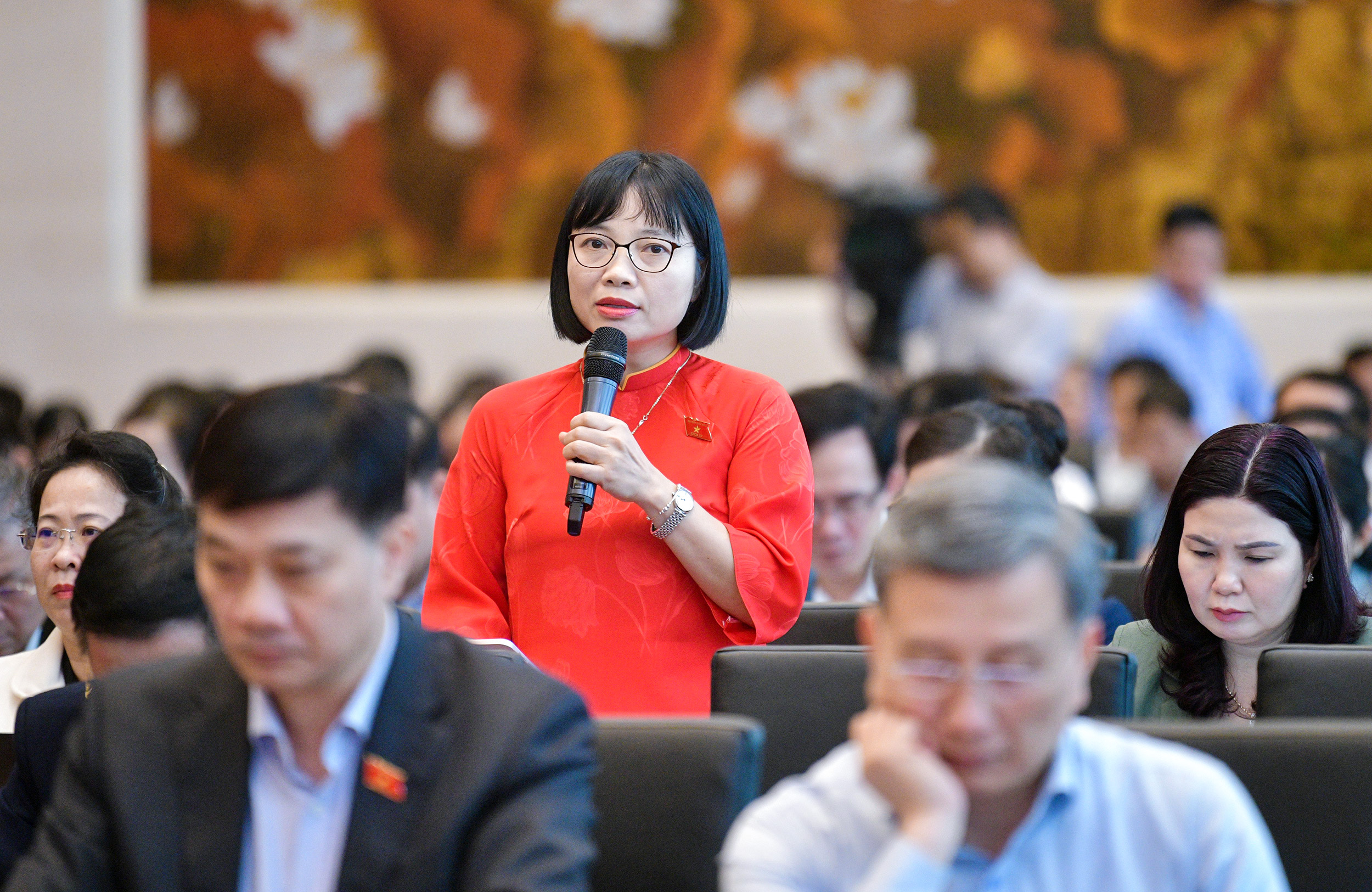 'Luật nào cũng đề nghị thành lập quỹ thì hiệu quả chưa cao'- Ảnh 2. Đại biểu Nguyễn Thị Việt Nga (đoàn Hải Dương)