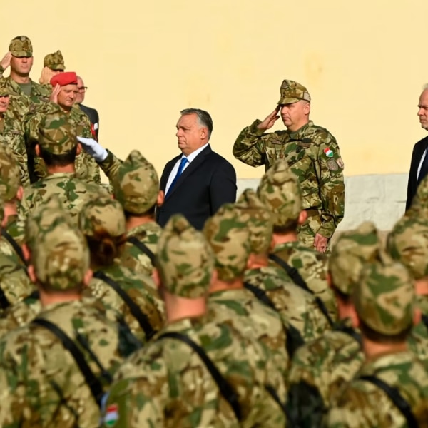 La Hongrie augmentera ses dépenses de défense si le conflit en Ukraine se prolonge l'année prochaine
