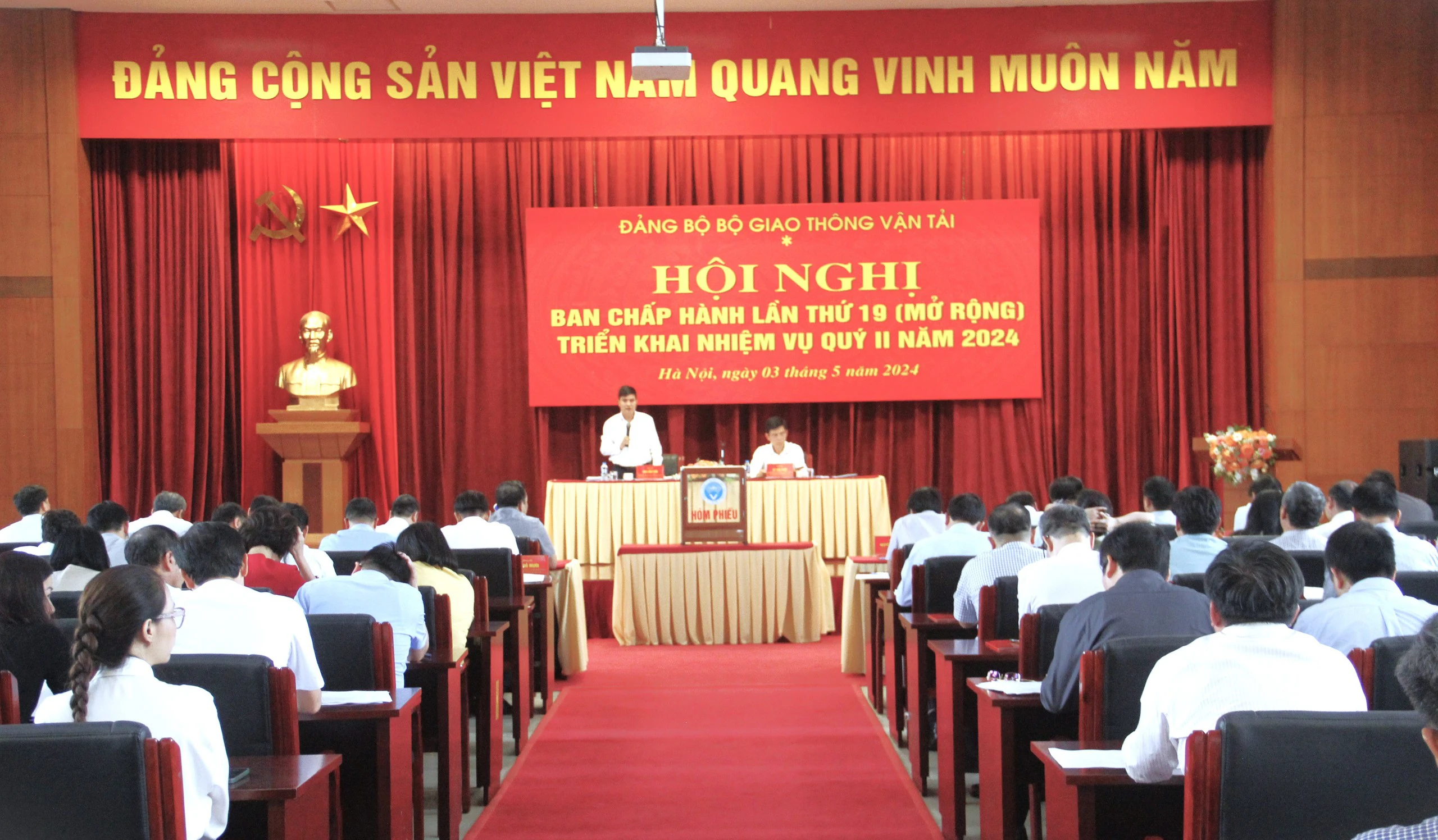 Đảng bộ Bộ GTVT triển khai nhiệm vụ trọng tâm quý II/2024- Ảnh 2. Đảng bộ Bộ GTVT triển khai nhiệm vụ trọng tâm quý II/2024- Ảnh 2.