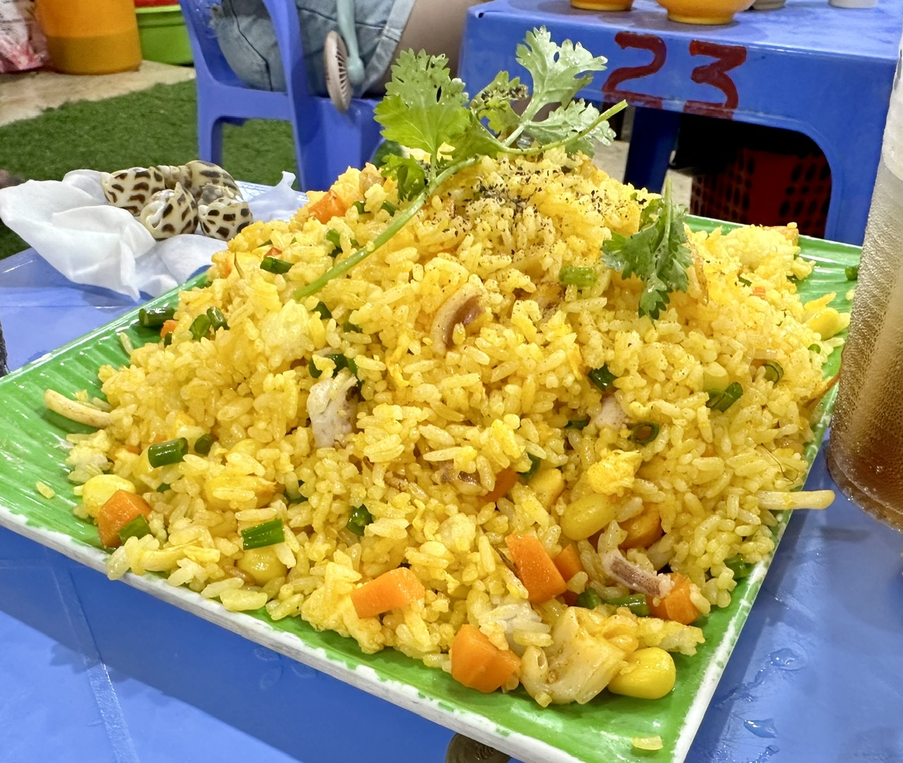 Phố hàu Phước Hải có thực sự 'bất bại' như lời đồn?- Ảnh 3. Đến những 'món quốc dân' càng không làm thực khách thất vọng
